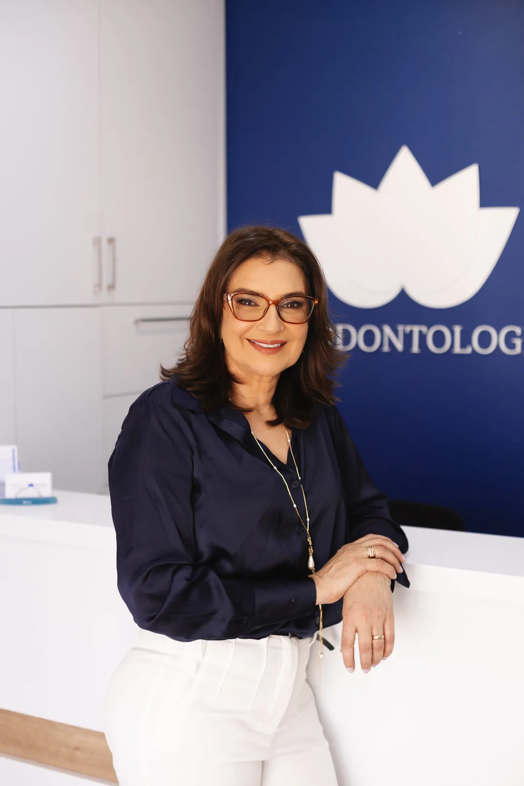 Dra. Adriana B. Martins na recepção da Orali Odontologia Estética, Porto Alegre